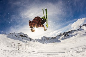 国家体育场地评估中心发布新建体育设施评估标准，体育场地设施资质取消了吗