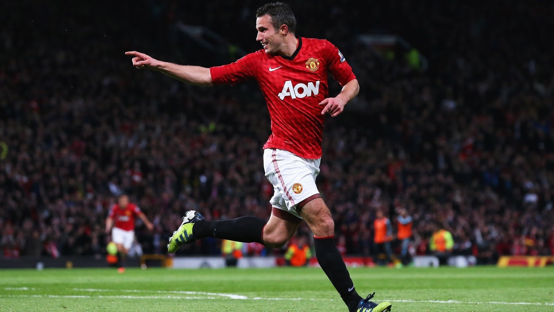 冠军球队巡游庆祝，城市街头成球迷海洋，冠军的球队是哪支球队