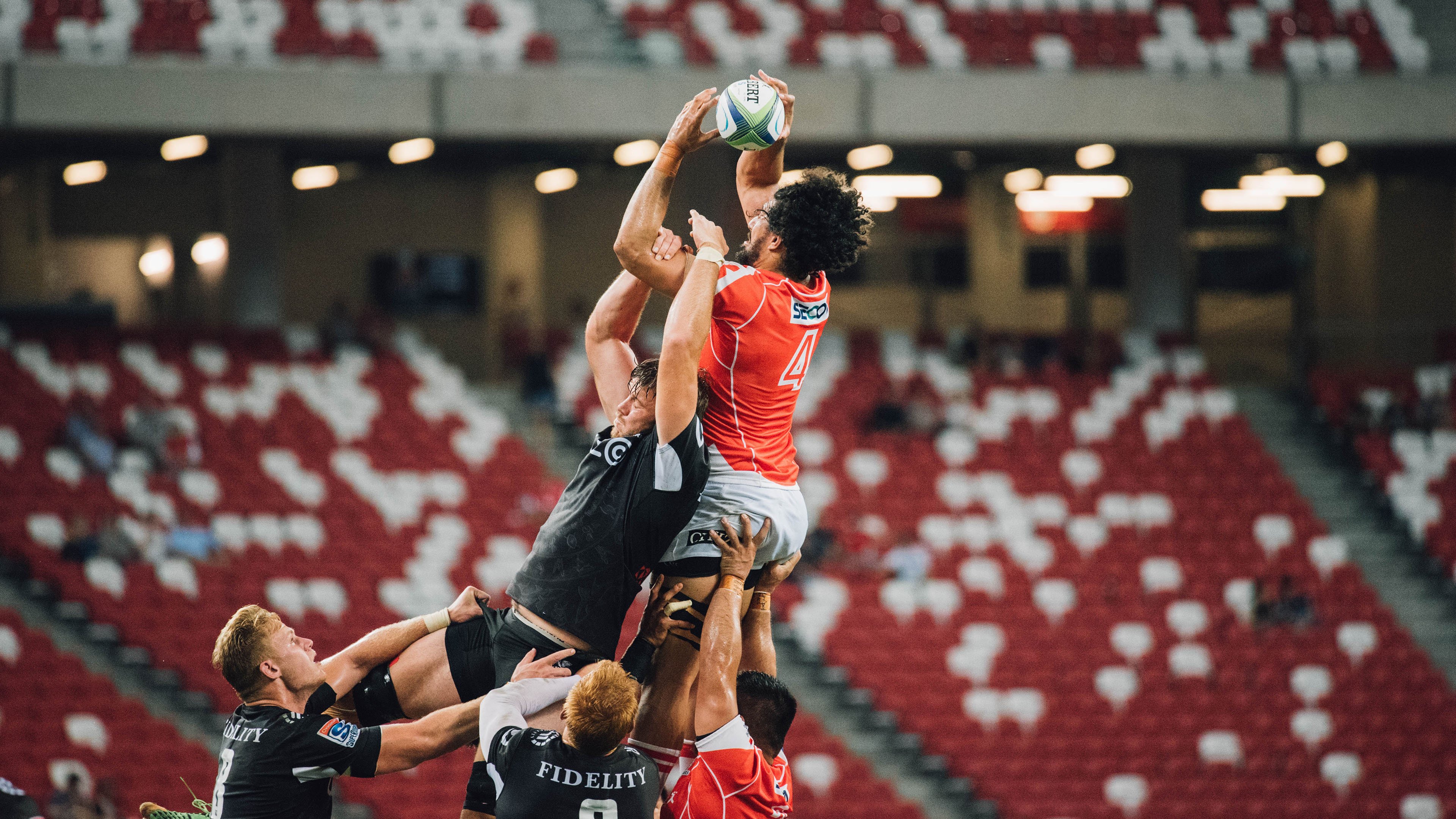 足球裁判紧缺，足协呼吁更多人参与，2020年足球裁判规则